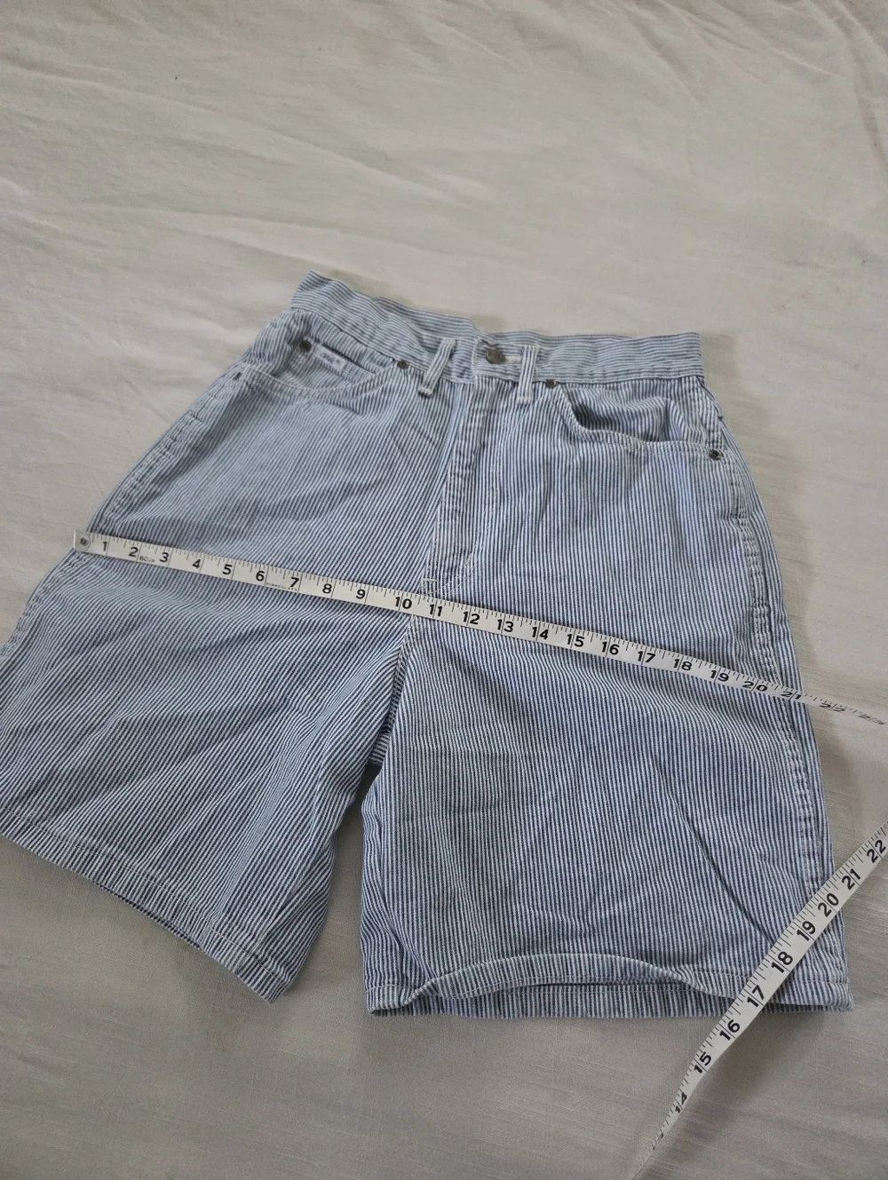 Vintage Chic Striped Light Blue Women’s Jean Shorts 27 Inch Waist Summer